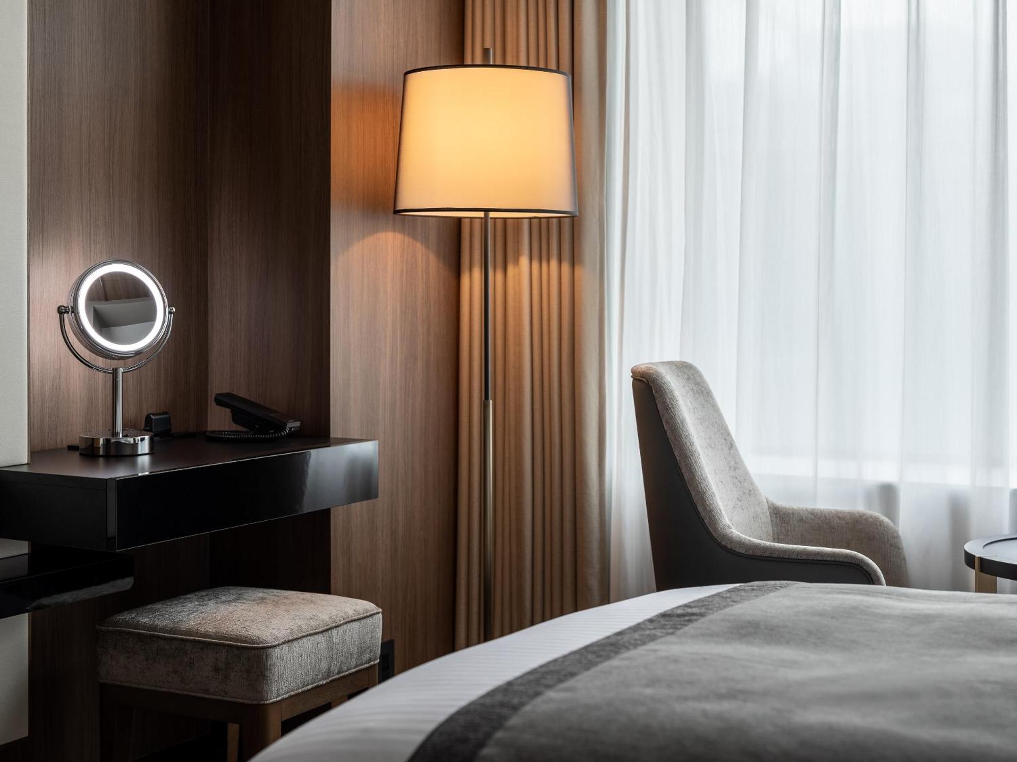 Mitsui Garden Hotel Roppongi Tokyo Premier Eksteriør bilde A floor lamp
