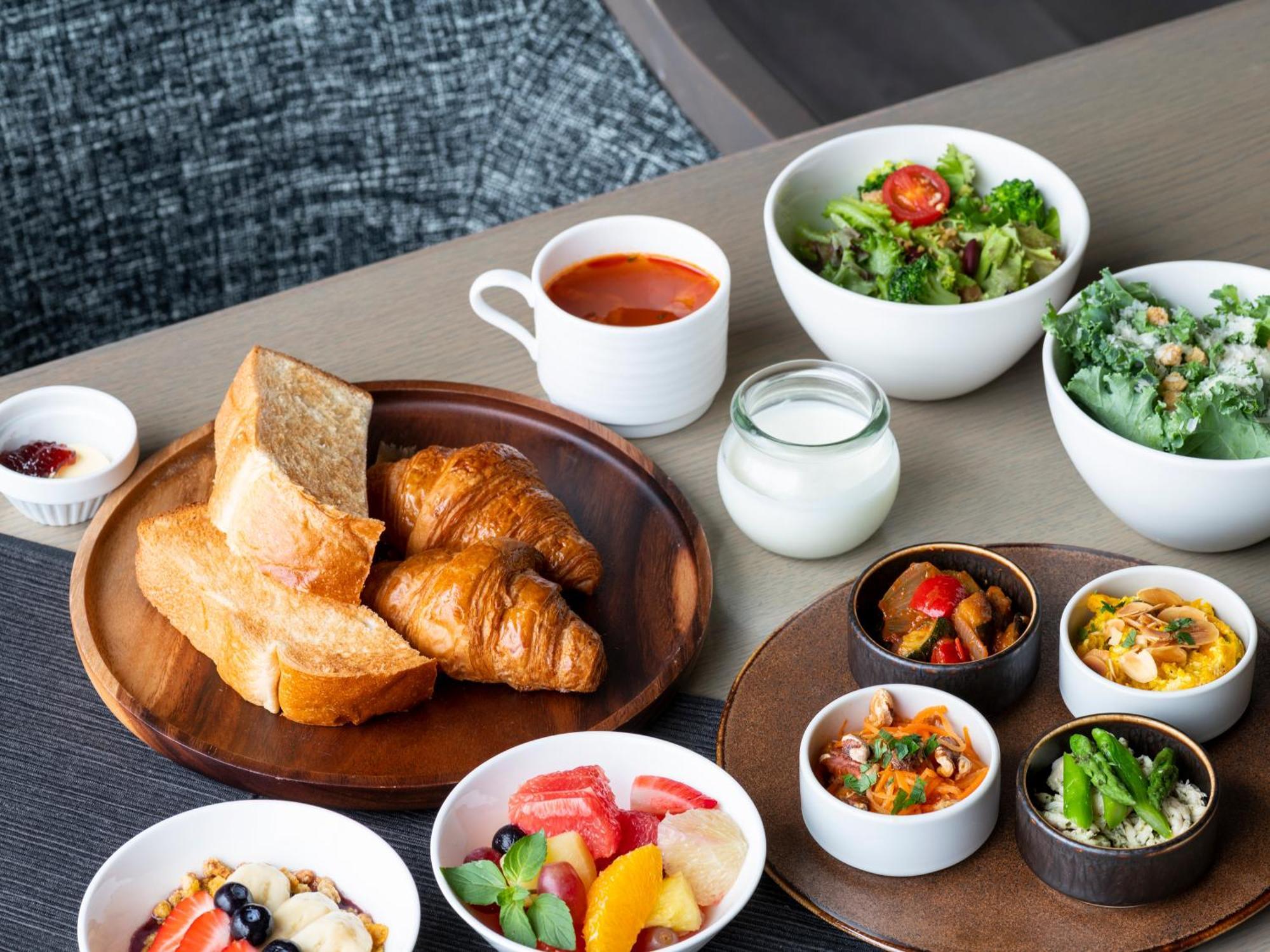 Mitsui Garden Hotel Roppongi Tokyo Premier Eksteriør bilde A selection of breakfast items